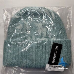 1191 NWT PrettyLittleThing Blue Cable Knit Beanie